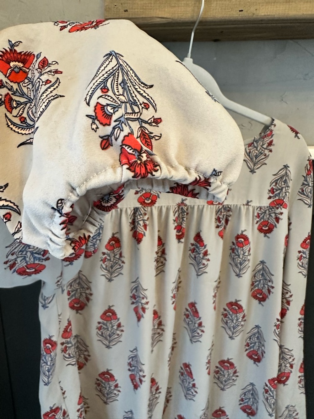 LOFT Ivory Gray Long-Sleeve Floral Peasant Blouse with Red Print sz L - Picture 7 of 13